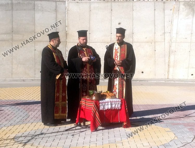 Бойко Борисов откри обходния път в Смолян, призова: "Съветвам ви всички да се молите само за мир! Омръзна ми да пиша съболезнователни телеграми" 