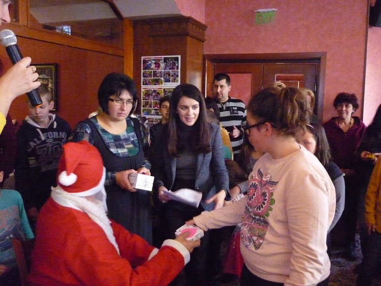 Чуден Коледен празник организира "Чисти сърца" за децата с увреждания в Смолян