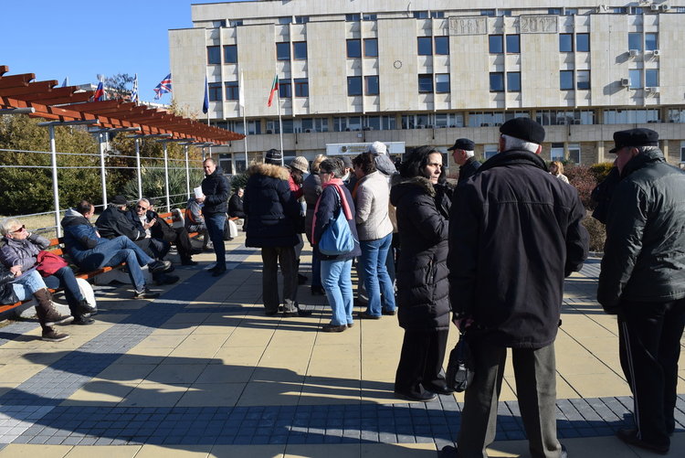 Протестиращите