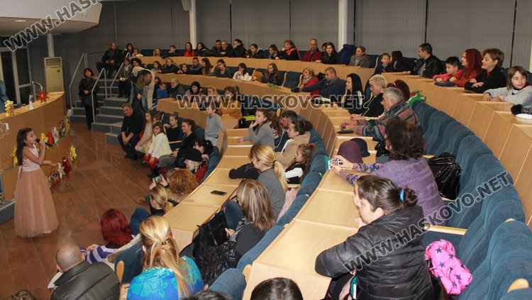 Наградиха победителите в конкурса за изработка на Коледна звезда