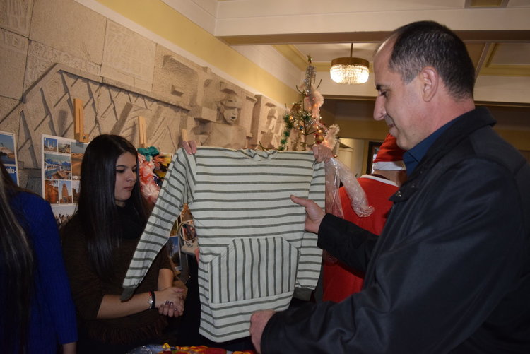 Кърджалийци отвориха сърцата си за малките Рая и Туана