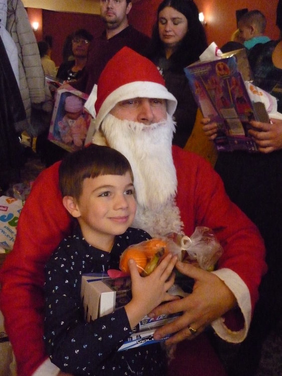 Чуден Коледен празник организира "Чисти сърца" за децата с увреждания в Смолян