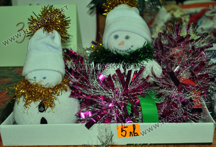 Родители изкупиха благотворителен коледен базар за минути