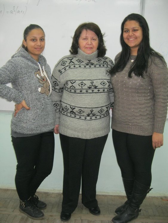 Стефка Иванова и Янка  Колева от Xа клас с класен ръководител Тодорка Николова