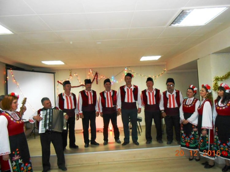 Анасмбъл "Първомай" показа класа на коледен концерт в Пловдив