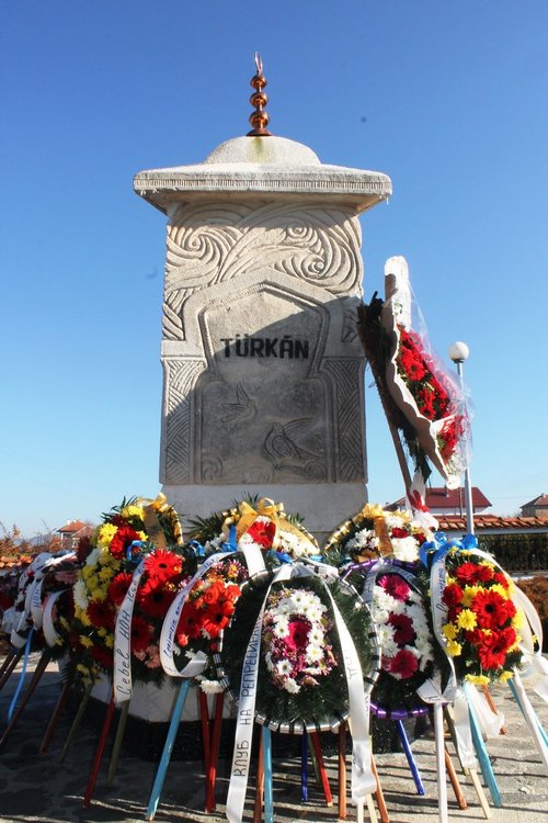 Паметта на жертвите на „възродителния процес” почитат в Млечино, Могиляне и Момчилград 