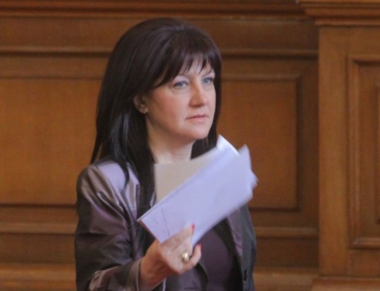 Цвета Караянчева: Вече е късно за мажоритарни избори