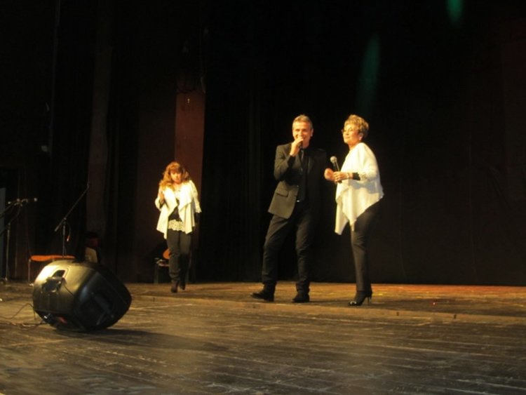 "Тоника Домини" пяха пред пълна зала в Родопския драматичен театър