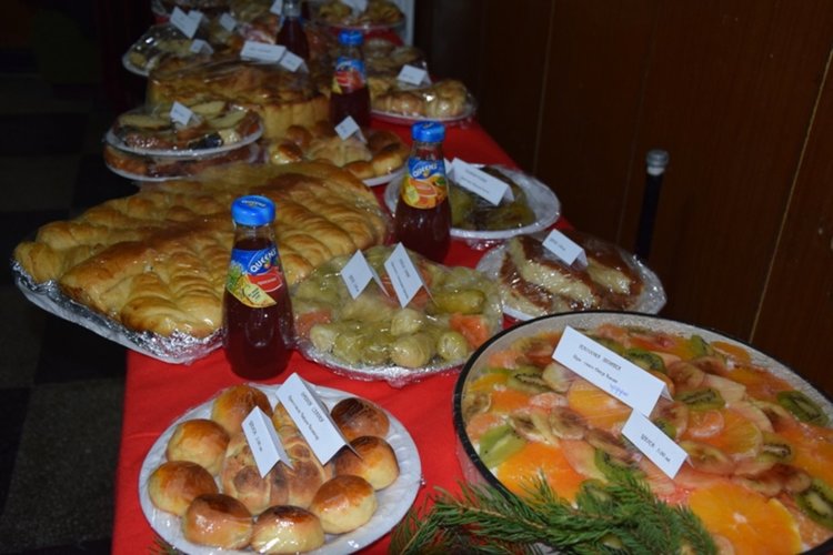 Благотворителна коледна трапеза за лечението на ученик в Ардино