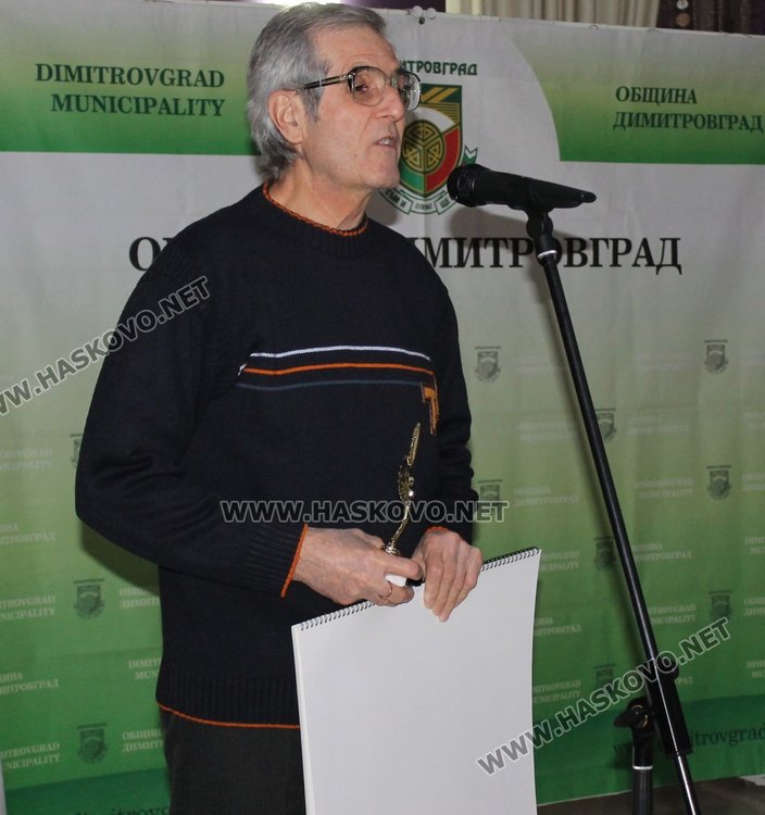 Наградата на кмета на община Димитровград за дъргогодишен принос в областта на спорта отиде при Иван Дойчев - треньор по тенис на маса