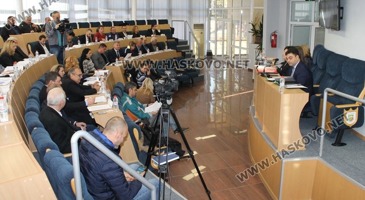 Общинският съвет в Димитровград прие единодушно декларация срещу изграждането на бежански центрове от отворен и затворен тип