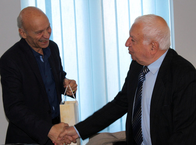 13 почетни граждани на Хасково при кмета Добри Беливанов