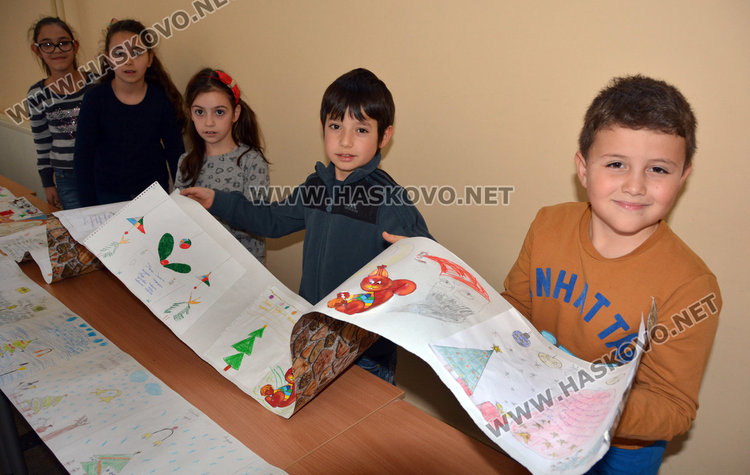 130-метрово коледно послание сътвориха в училище “Васил Левски”