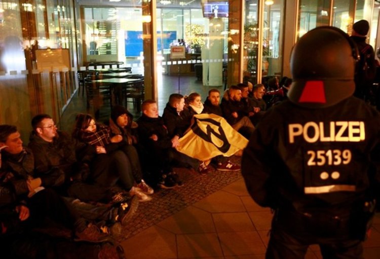 Протести срещу бежанците в Берлин