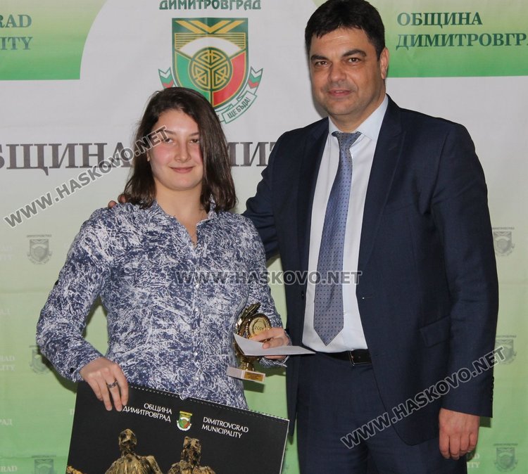 Трета в класацията е Вики Бобева