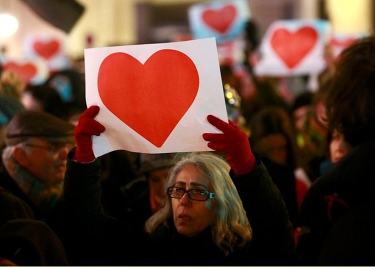 Протести срещу бежанците в Берлин