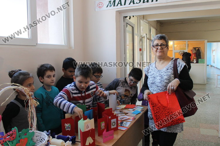 1 035 лв. набраха каравеловци в благотворителен базар за "Българската Коледа"