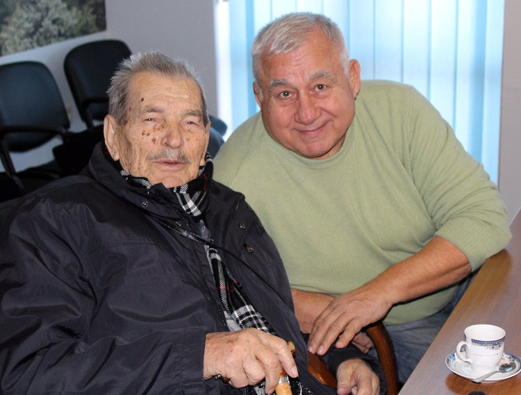 13 почетни граждани на Хасково при кмета Добри Беливанов