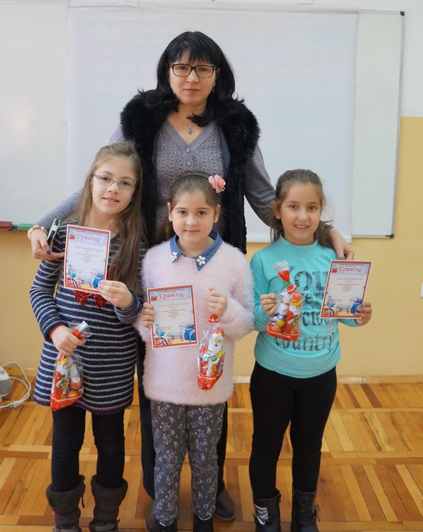 Отличиха алековци, победители от състезанието "Аз рисувам"