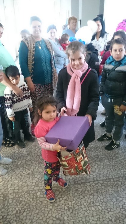 Деца зарадваха свои връстници от детското отделение на кърджалийската болница