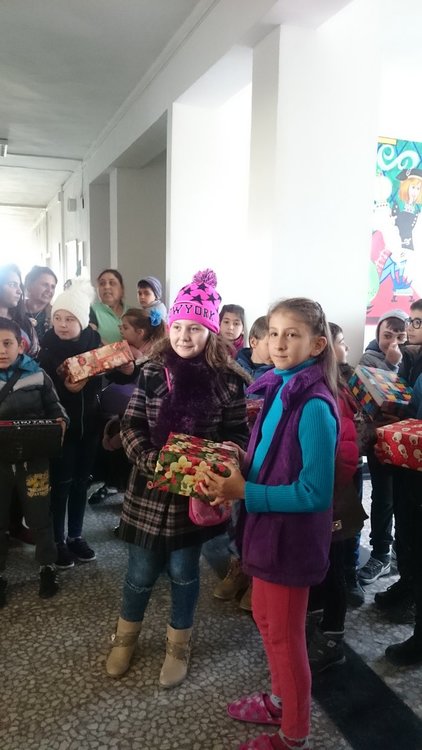 Деца зарадваха свои връстници от детското отделение на кърджалийската болница