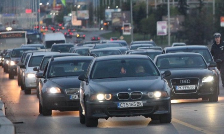 Празнична евакуация: 2 милиона коли на пътя днес
