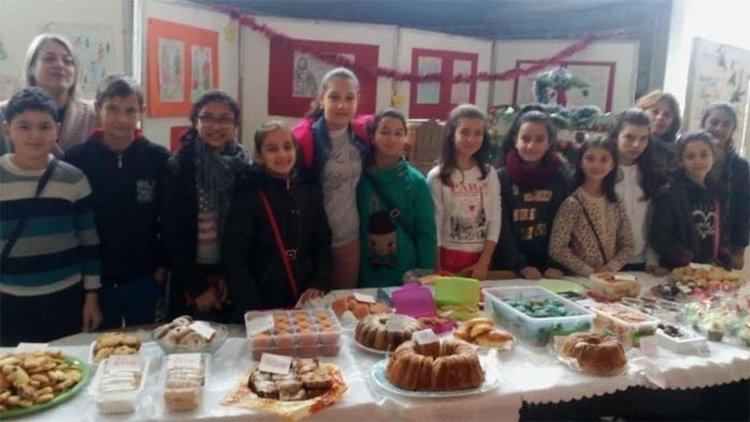 Да! На Коледа се случват чудеса, когато подадем приятелска ръка!