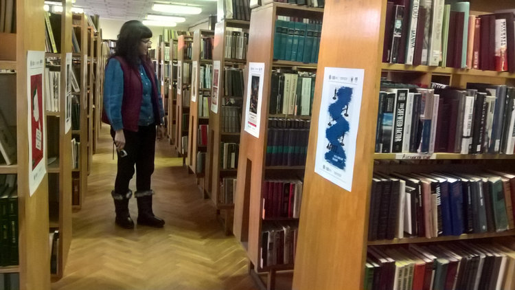 Регионалната библиотека в Кърджали представя изложбата "100 години - 100 плаката"