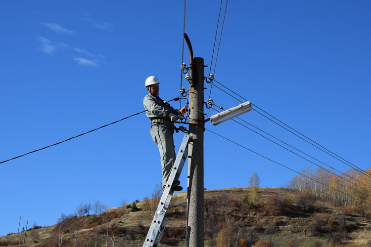 75 екипа на EVN в готовност за реакция в празничните дни