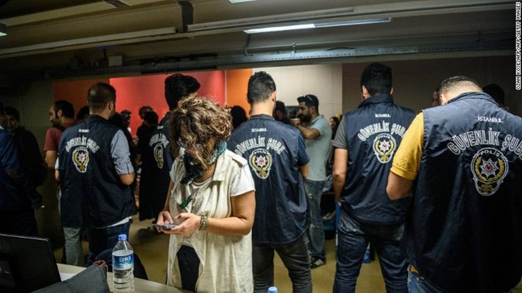 Над 1600 ареста в Турция заради постове в социалните мрежи