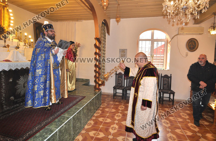Тържествена литургия за патронния празник на арменската църква в Хасково