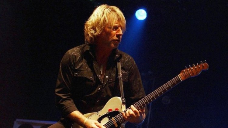 Почина китаристът на Status Quo Рик Парфит