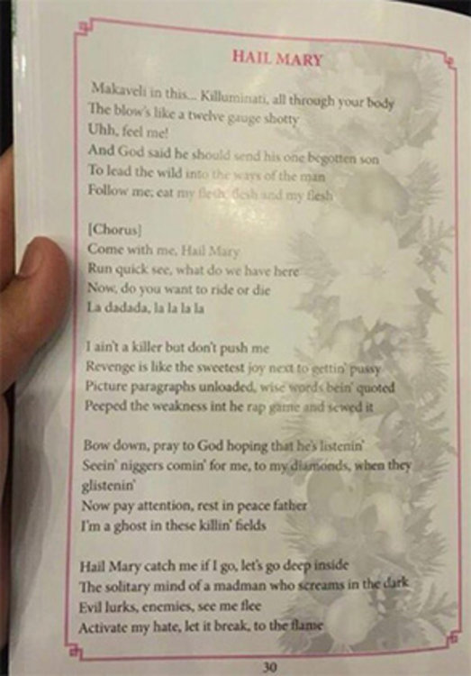 Тупак сред химните на богослужение за Рождество