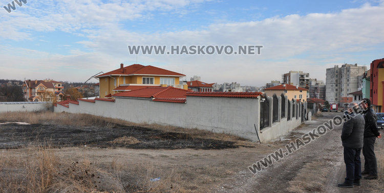 Детска игра предизвика пожар в Бадема, съседите на крак