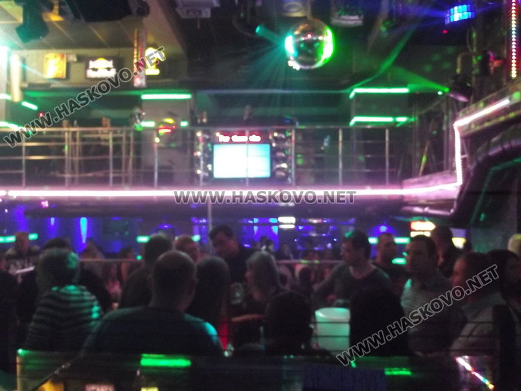Обраха 23 годишна смолянчанка в нощен бар