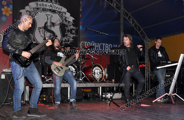  „John Steel” с Дуги Уайт през октомври в Хасково 