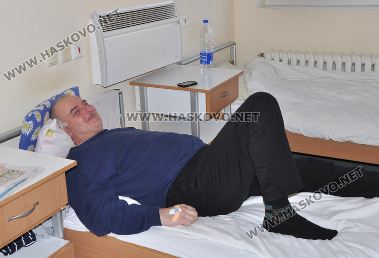 52-годишният Петко Георгиев е един от пациентите с двустранна пневмония в Първо вътрешно отделение