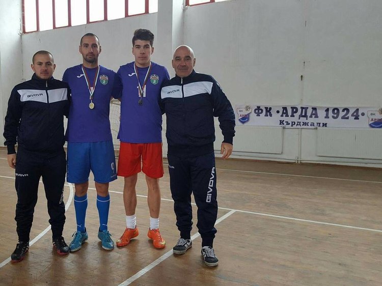 Коледен благотворителен турнир на академия „Арда 1924“събра средства за деца в неравностойно положение