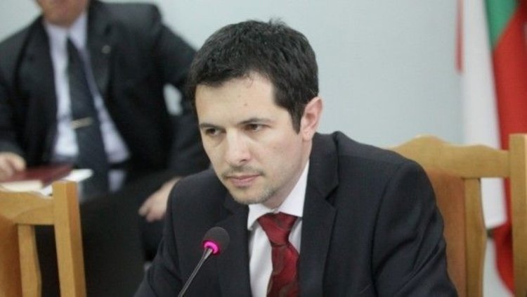 Гунев: С евросредства правим "изолатор" за опасни мигранти в центъра в Харманли