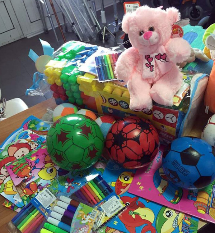 Ученици от Езиковата търсят 500 лв. за деца в нужда, събраха 1450