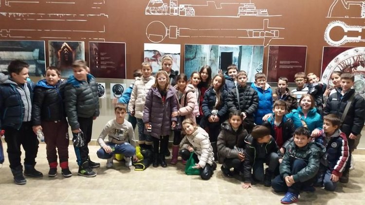 Разнообразна дейност развиват алековци в клубовете по проект "Твоят час"