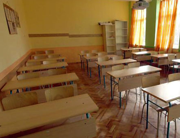 Със заповед на кмета Караиванов 5 и 6 януари ще са неучебни, децата на градина - по желание на родителите