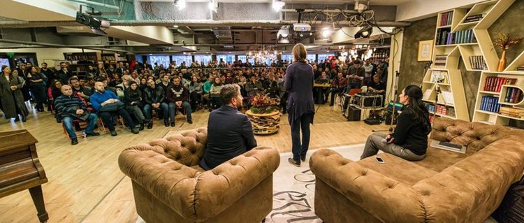 Българи в чужбина: Да се политизираме! Да заемем страна в битката за България