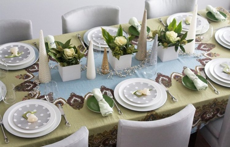 Новогодишният куверт в Хасково -15 лв. за музика и ядки, 70 - за вечеря и DJ