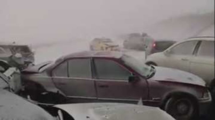 Жена от магистрала "Тракия": Тук е кошмар, затрупани сме!