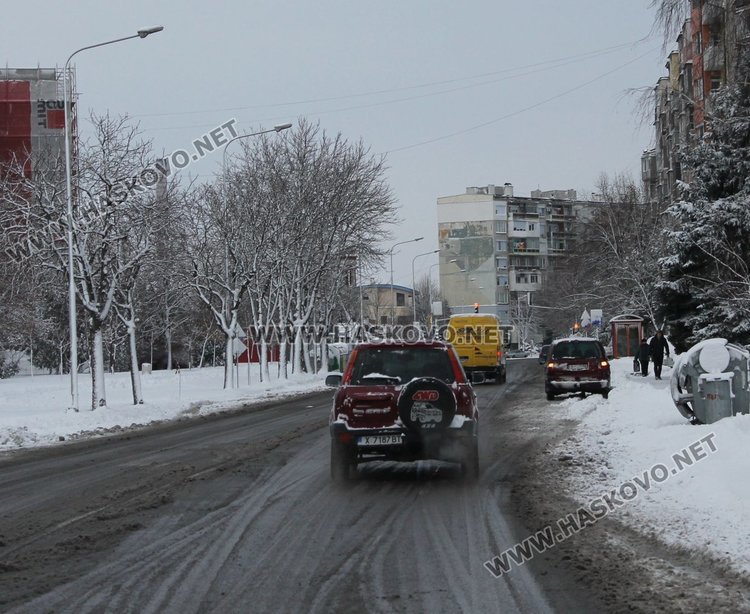 Чистят снега в Димитровград с 8 снегорина