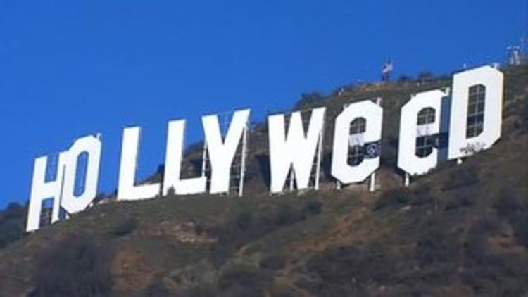 Шегаджия промени надписа над Холивуд на "Hollyweed"