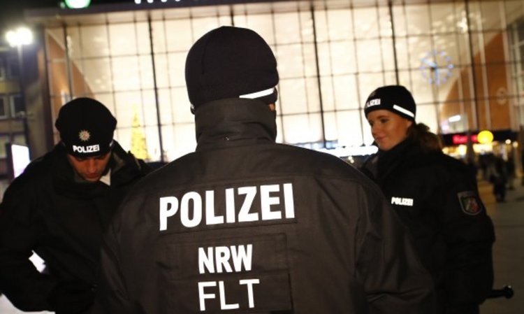 Втора серия: Мигранти се наговаряли да се срещнат в Кьолн