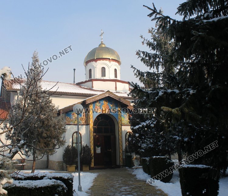 В храм "Св.Димитър" все още продължава записването за участие в ритуала на Йордановден