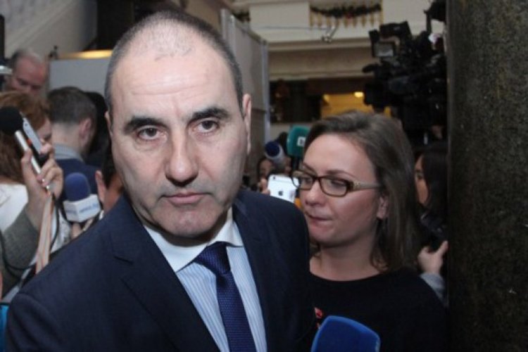 Около 60% нови имена в листите слагат ГЕРБ и БСП